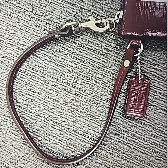 Coach burgundy wristlet - Picture 4 of 4